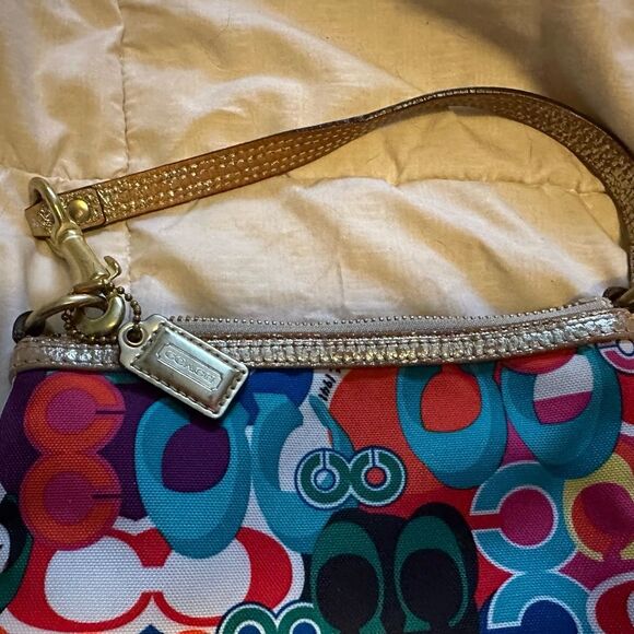 Coach Poppy Pop C Glam Wristlet bright fun print Gold accents leather preloved - Picture 5 of 10